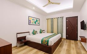 Treebo Wanderlust Residency With Mountain View